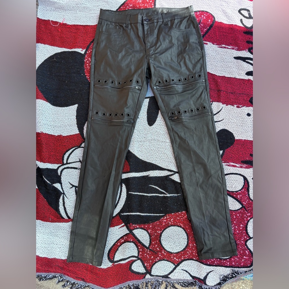 KILLSTAR BLACK GROMMET STUD FAUX LEATHER PANTS SIZE LARGE